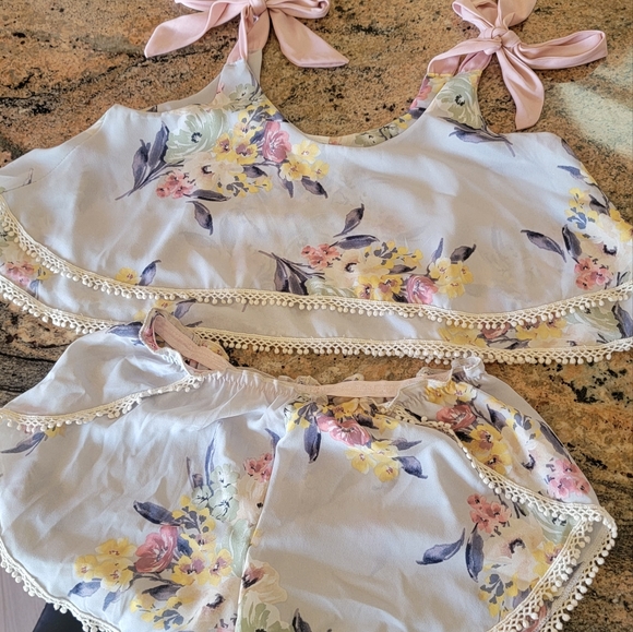 Two piece summer top and bottom size small light blue and pink boho - Picture 6 of 6